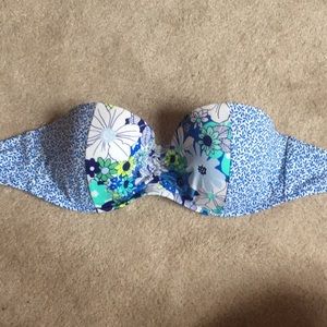 NWOT Victoria’s Secret strapless bathing suit top
